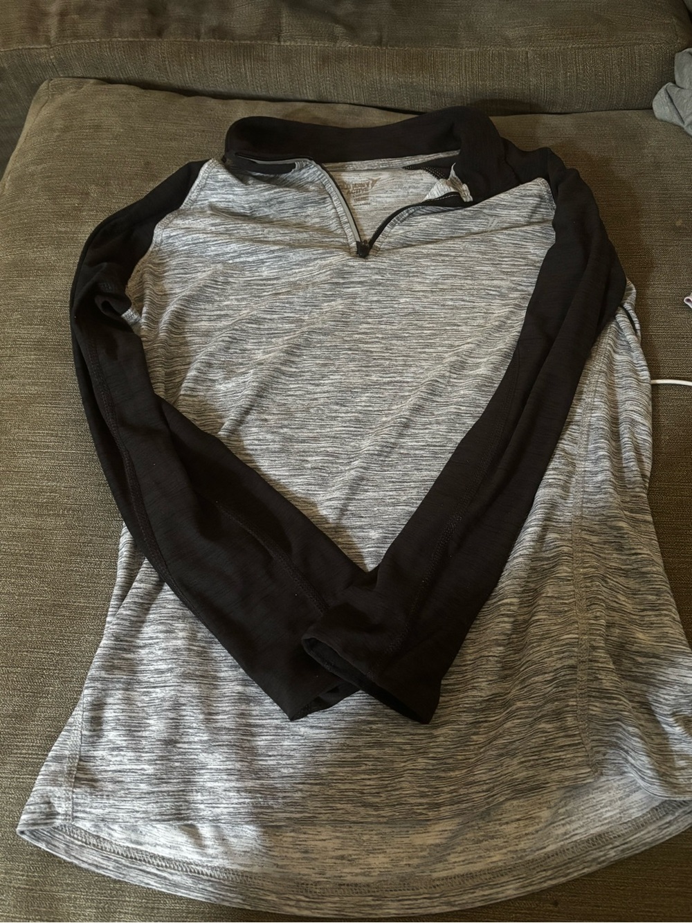 Boys Black & Gray Quarter-Zip Long Sleeve Top L (10-12)